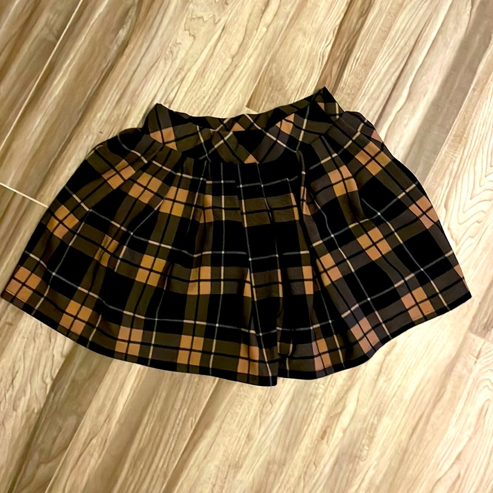 Plaid black and brown skirt